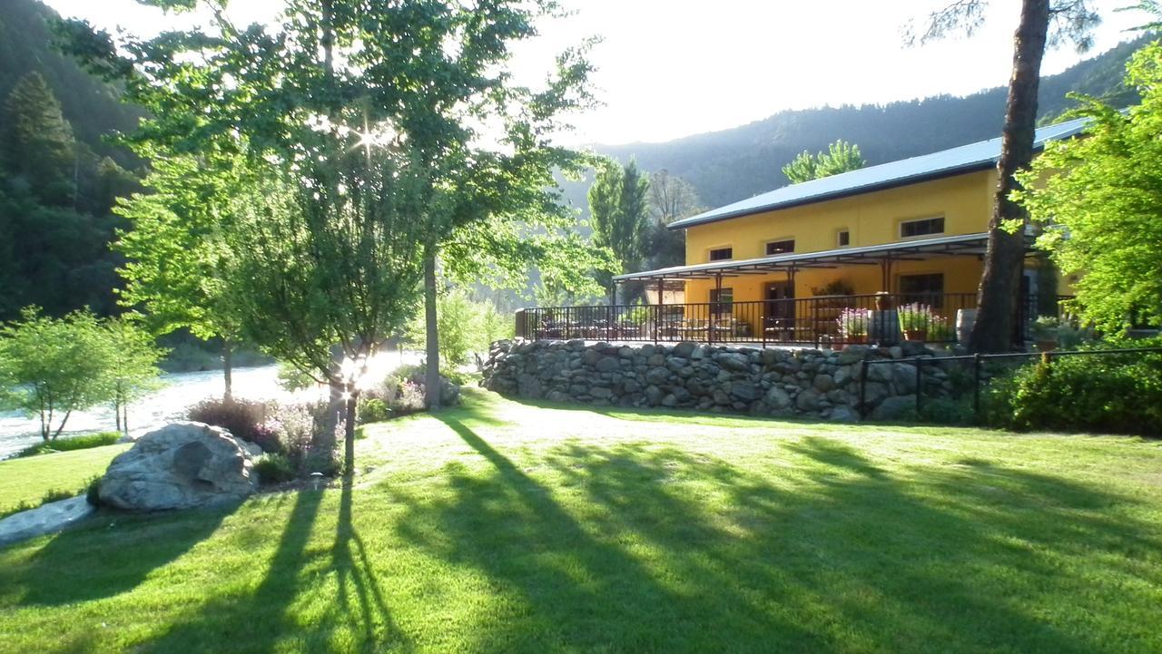 Strawhouse Resorts Big Bar Bagian luar foto
